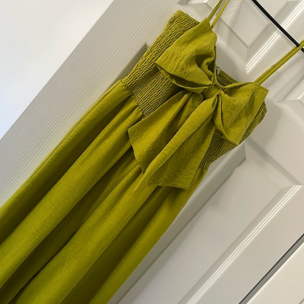Small! Gorgeous green jump suit 💚